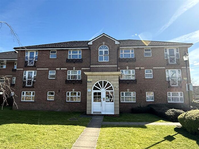 1 Bedroom Flat To Rent In Bunns Lane, Mill Hill, NW7