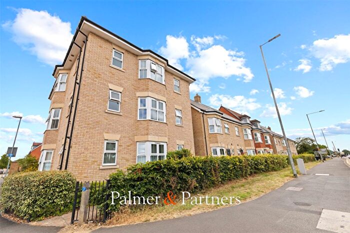 2 Bedroom Flat For Sale In Lancaster Approach, Colchester, Essex, CO4