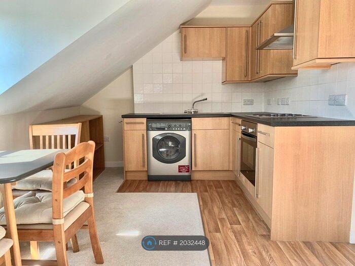 1 Bedroom Flat To Rent In Seamoor Road, Bournemouth, BH4