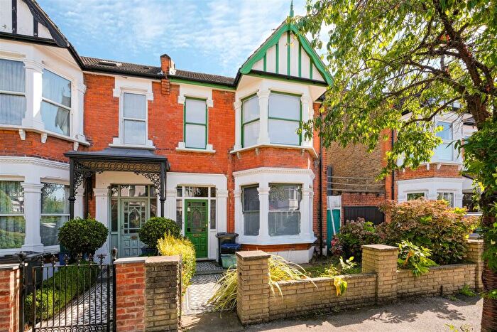 2 Bedroom Flat To Rent In Park Road, Aldersbrook, E12