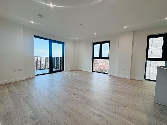 2 Bedroom Flat To Rent In Anax Street, London, N4