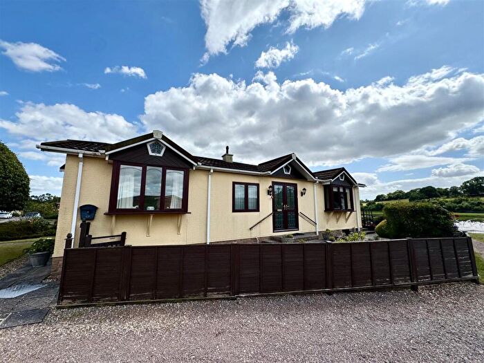 2 Bedroom Park Home For Sale In Severn Bridge Park Homes, Beachley, NP16