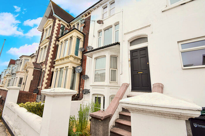 1 Bedroom Flat To Rent In Queens Road, Portsmouth, PO2