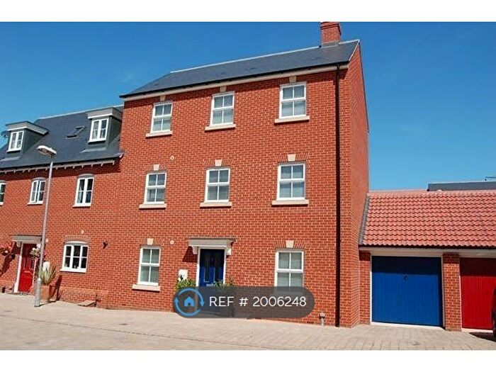 5 Bedroom Semi-Detached House To Rent In James Gore Drive, Colchester, CO2