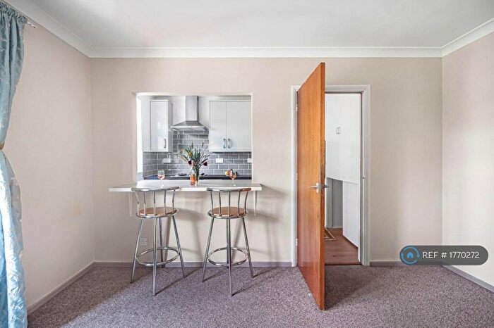 1 Bedroom Flat To Rent In Dulwich Wood Avenue, London, SE19