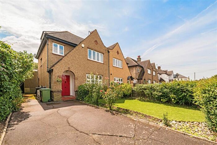 4 Bedroom Semi-Detached House For Sale In Senlac Road, Lee, SE12