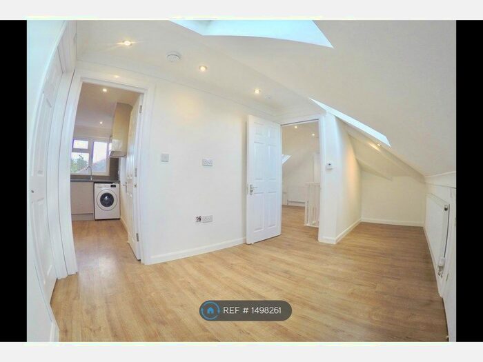 2 Bedroom Flat To Rent In Lynwood Road, London, W5