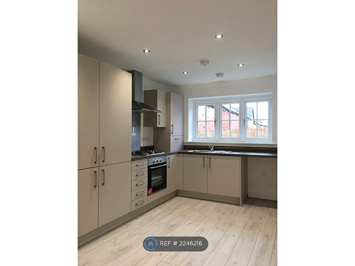 3 Bedroom Semi-Detached House To Rent In Grove Street, Widnes, WA8