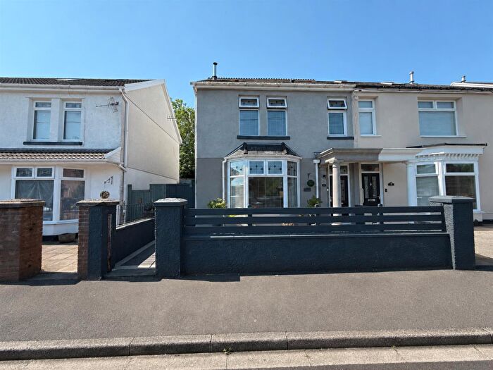 4 Bedroom Semi-Detached House For Sale In Belmont Terrace, Aberaman, CF44