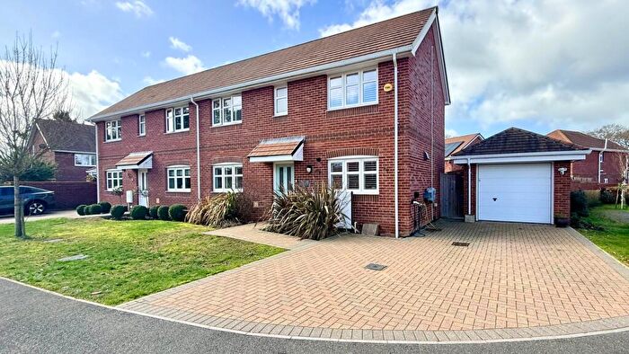 3 Bedroom Semi Detached House For Sale In Fieldhouse Way, Lymington, SO41