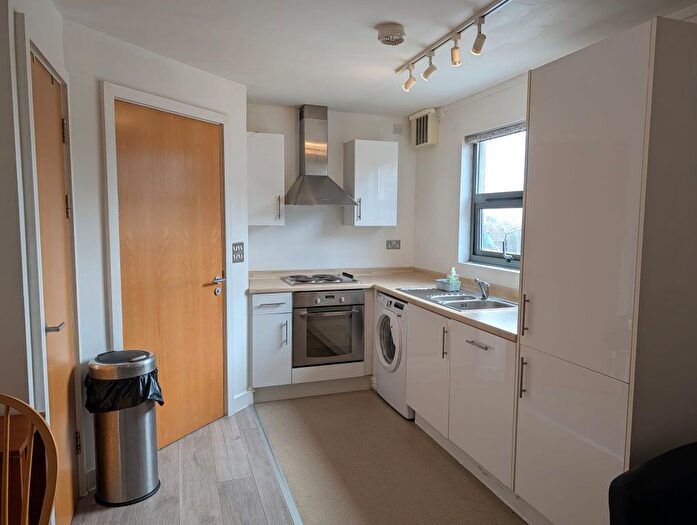 1 Bedroom Flat To Rent In St. Helens Road, Swansea, SA1