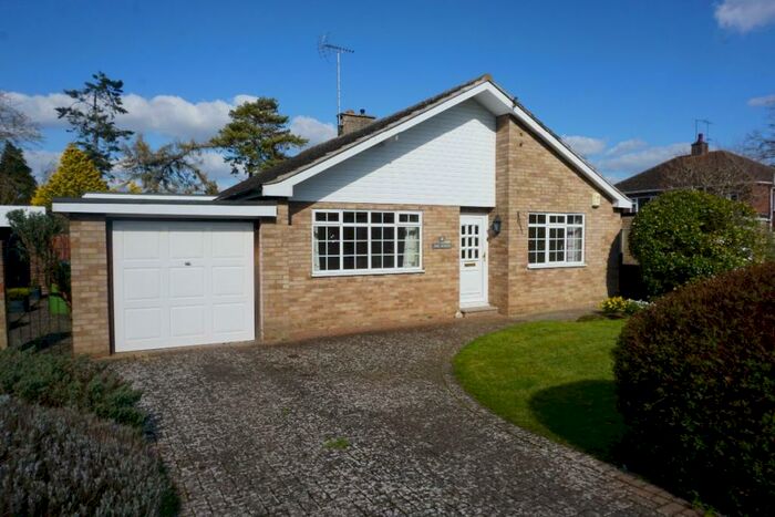 3 Bedroom Detached Bungalow To Rent In Hulton Drive, Emberton, MK46