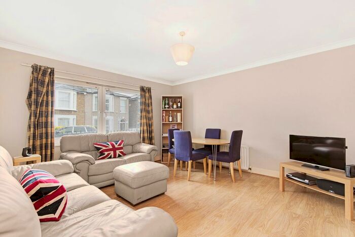 1 Bedroom Flat To Rent In Hartfield Crescent, London, SW19
