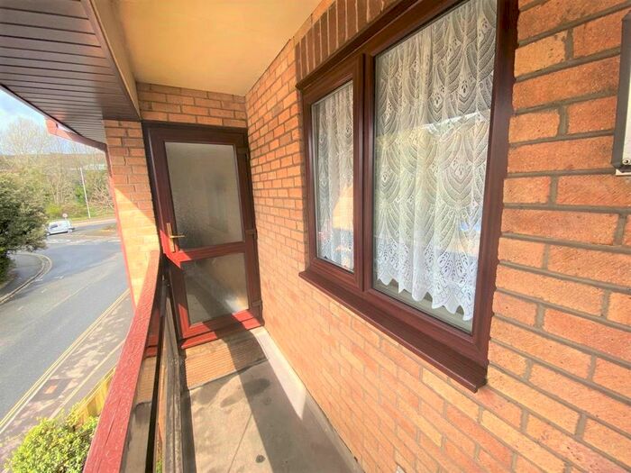 2 Bedroom Flat To Rent In London Road, Cosham, Portsmouth, PO6