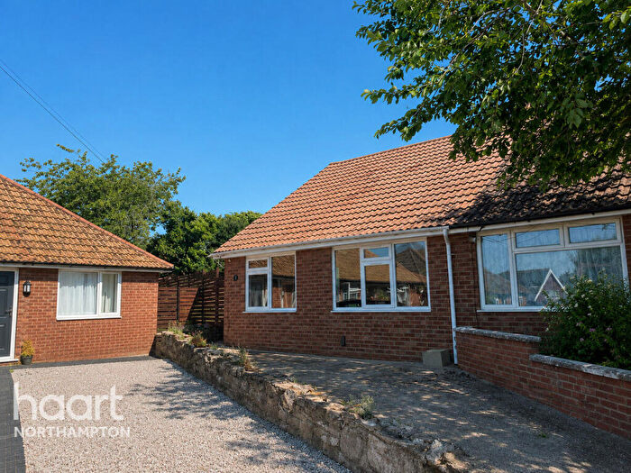 2 Bedroom Semi-Detached Bungalow For Sale In Welford Road, Northampton, NN2