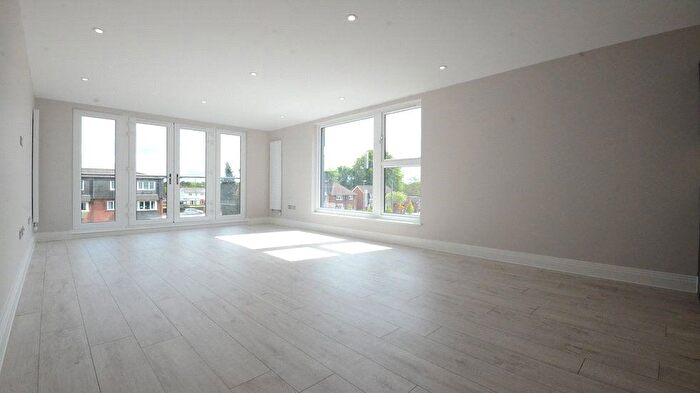 2 Bedroom Flat For Sale In Central House, Kings Road, Fleet, GU51
