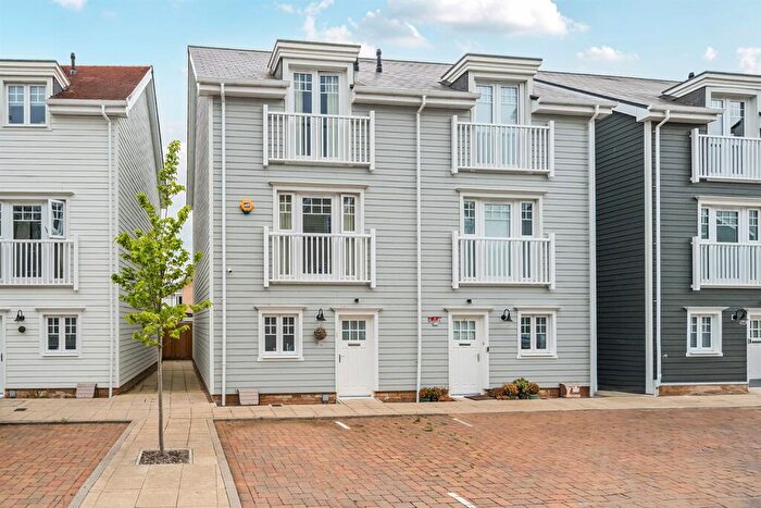 4 Bedroom Semi Detached House To Rent In Maine Street, Reading, RG2