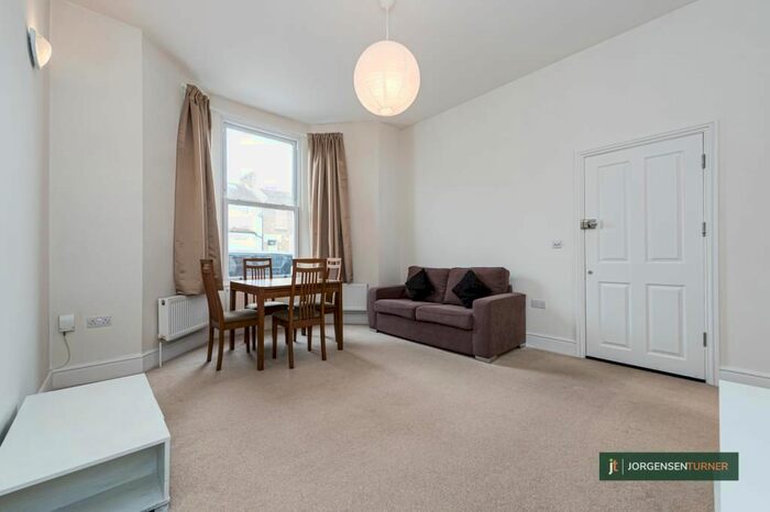 1 Bedroom Flat To Rent In Stowe Road, London, W12
