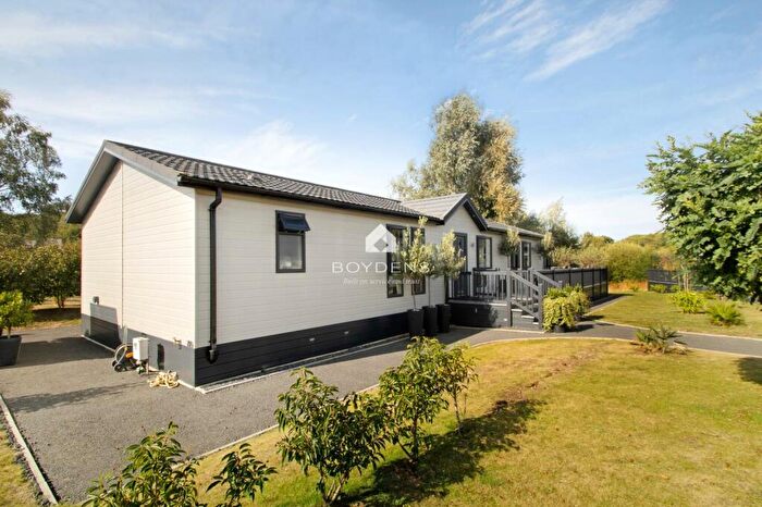2 Bedroom Lodge For Sale In Woodham Walter, Maldon, CM9