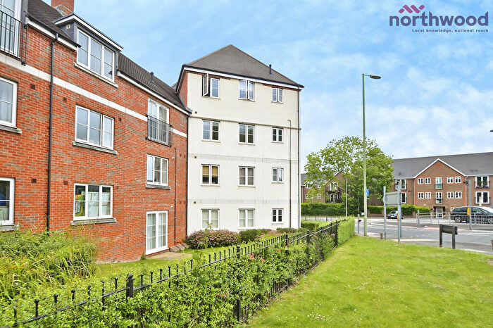 2 Bedroom Flat To Rent In Rostron Close, West End, SO18