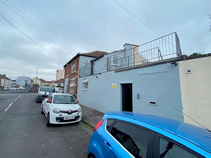 1 Bedroom Flat To Rent In Whitehall Road, Bristol, BS5