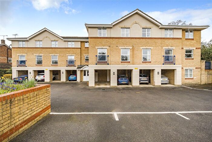2 Bedroom Detached House For Sale In Woking, Surrey, GU21