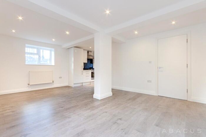 2 Bedroom Flat To Rent In Orchard Mead, Finchley Road, Childs Hill, NW11