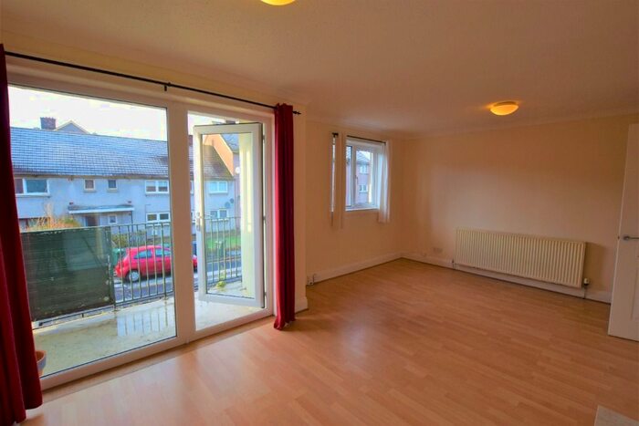 2 Bedroom Flat To Rent In Dochart Drive, Drum Brae, Edinburgh, EH4