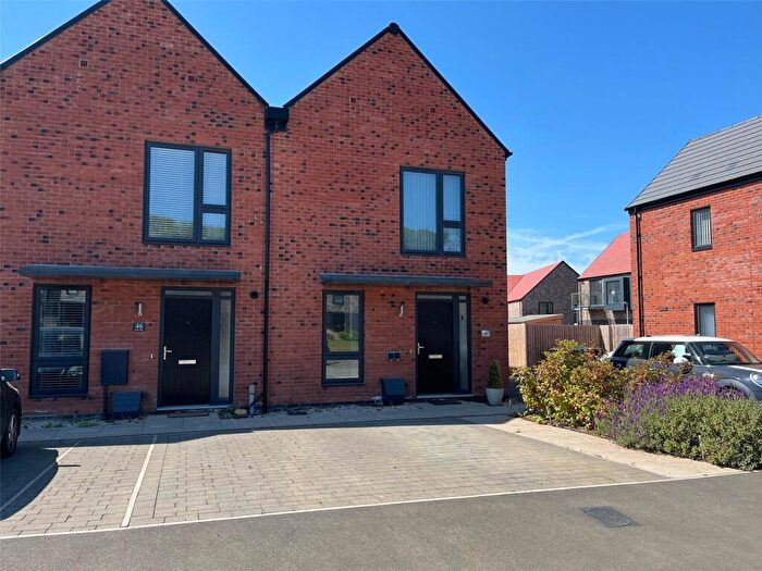 2 Bedroom End Of Terrace House For Sale In Wren Way, Daventry, Northamptonshire, NN11