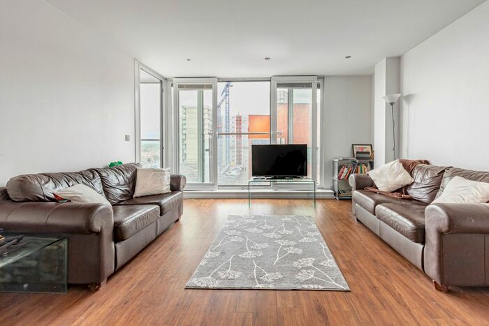 2 Bedroom Flat To Rent In The Oxygen, Royal Victoria Dock, E16