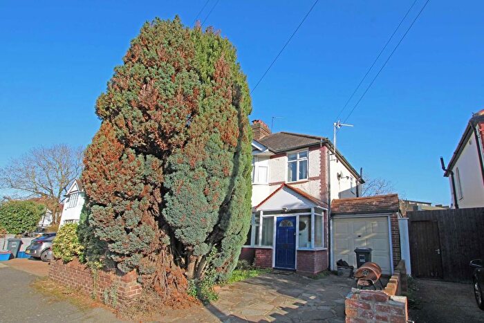 3 Bedroom Semi-Detached House To Rent In The Close, Isleworth, TW7