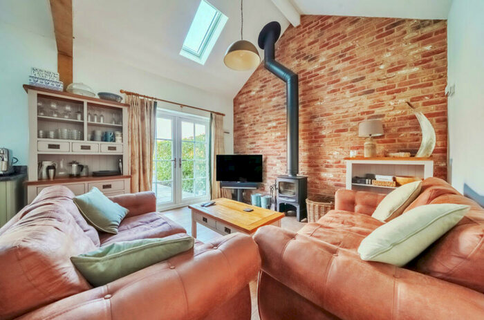 2 Bedroom Barn Conversion To Rent In Burridge Road, Burridge, Southampton, Hampshire, SO31