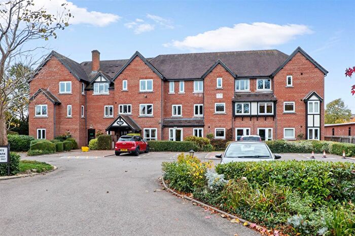 1 Bedroom Property For Sale In Swan Court, Banbury Road, Stratford-Upon-Avon, CV37