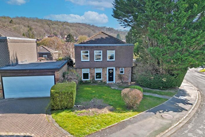 4 Bedroom Detached House For Sale In Fleet Close, Hughenden Valley, Buckinghamshire, HP14