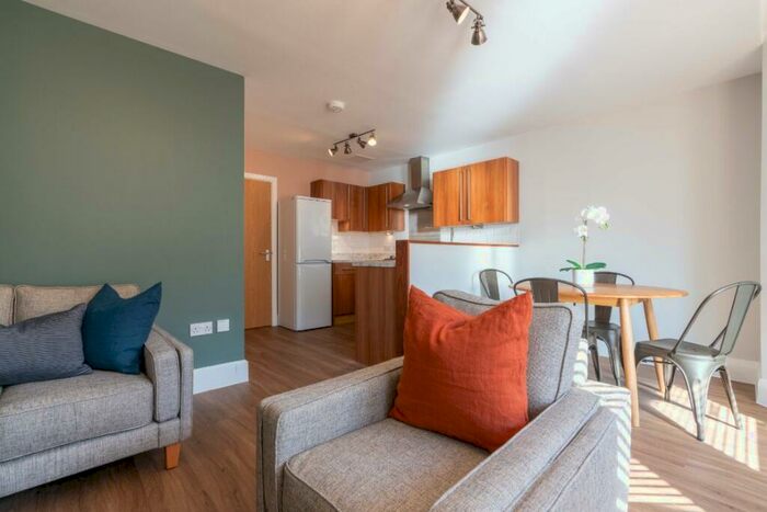 2 Bedroom Flat To Rent In Jesmond Road, Newcastle, NE2