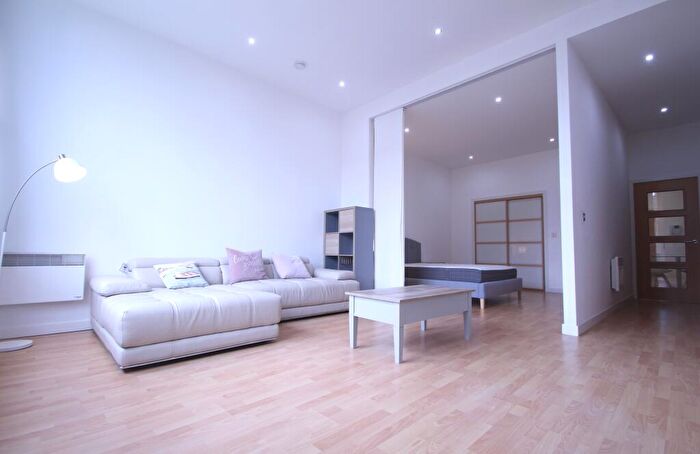 1 Bedroom Apartment To Rent In Albion Street, Glasgow, G1
