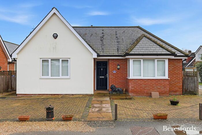 3 Bedroom Bungalow For Sale In Copland Close, Broomfield, CM1