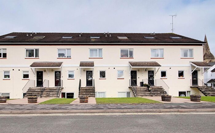 2 Bedroom Flat To Rent In Cedar Court Road, Cheltenham, GL53