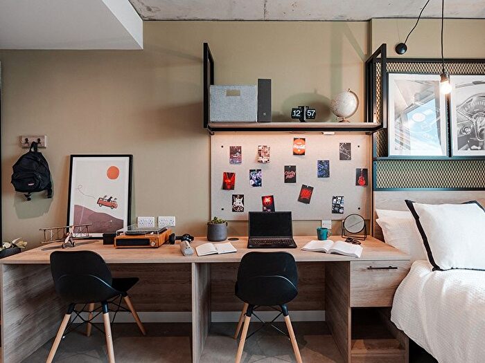 Studio To Rent In Ruby Street, London, SE15