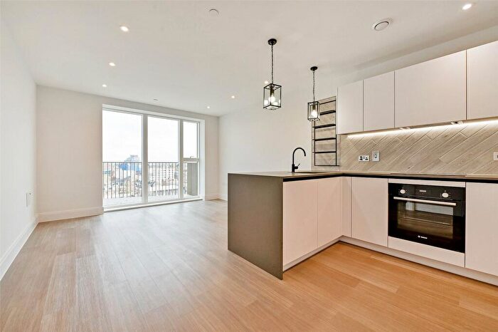 2 Bedroom Apartment To Rent In Aquifer House, Exploration Way, Slough, Berkshire, SL1