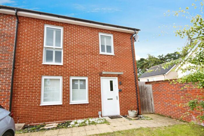 3 Bedroom End Of Terrace House To Rent In Javelin Road, Bracknell, RG12