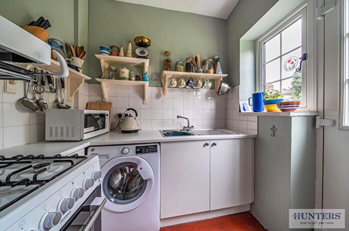 3 Bedroom End Of Terrace House For Sale In Bostall Lane, London, SE2