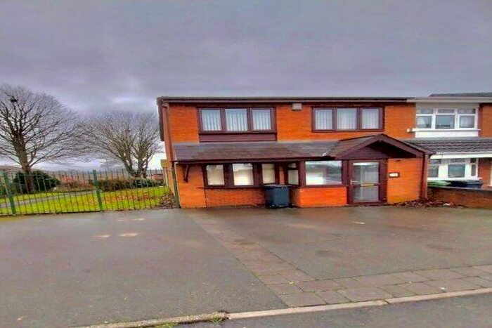 3 Bedroom Property To Rent In Clifton Street, Bilston, WV14