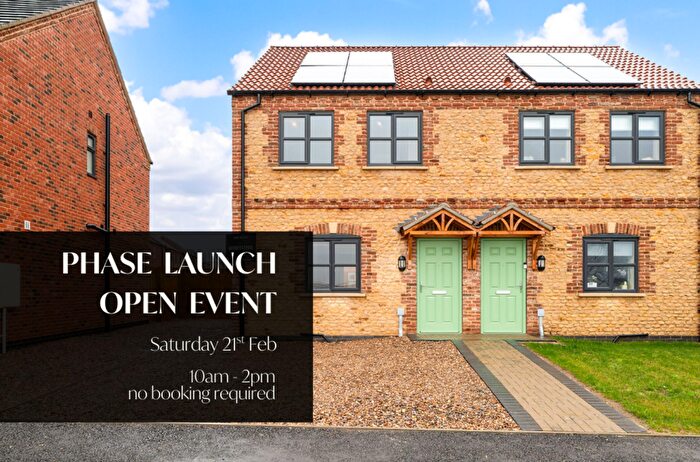 3 Bedroom Semi-Detached House For Sale In Cleveland Avenue, North Hykeham, LN6