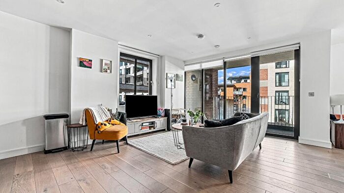2 Bedroom Apartment For Sale In Gorsuch Place, London, E2