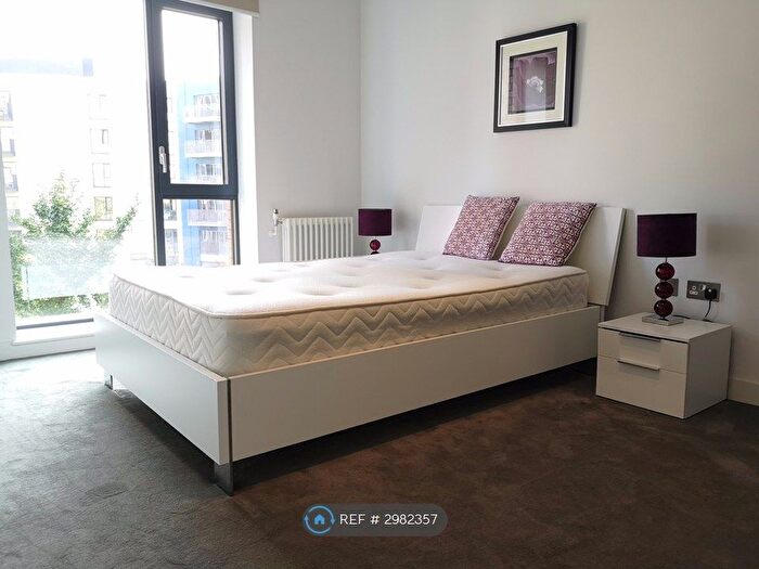 2 Bedroom Flat To Rent In Java House, London, E14
