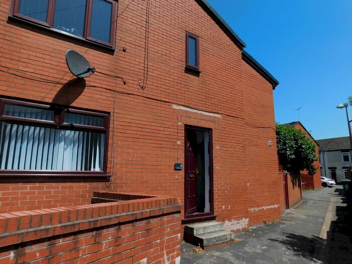 1 Bedroom Flat To Rent In Charles Street, Widnes, WA8