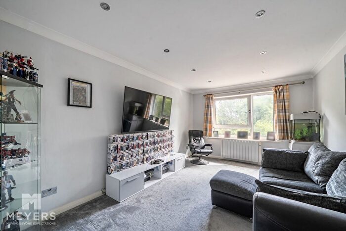 2 Bedroom Flat For Sale In Poole Road, Wimborne, BH21