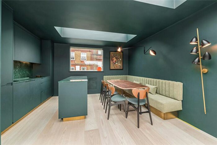 2 Bedroom Apartment To Rent In Gilston Road, London, SW10