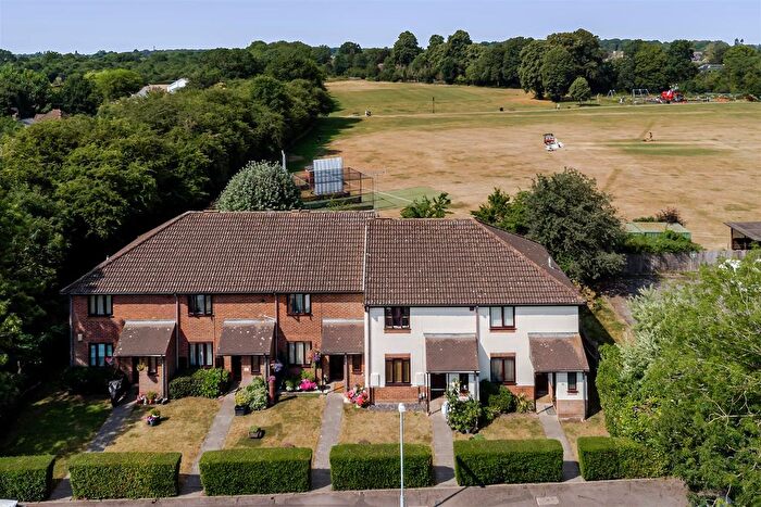 1 Bedroom Maisonette For Sale In Park Place, Park Street, St. Albans, AL2